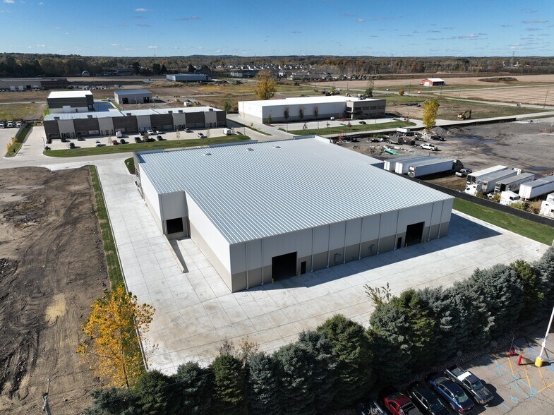 70528 Korte Rd, Bruce Township, MI for lease - Building Photo - Image 2 of 4