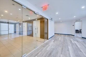 131 W 33rd St, New York, NY for lease Building Photo- Image 2 of 14