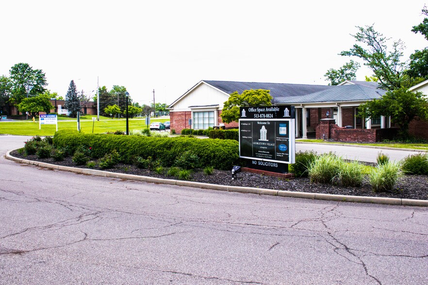34-38 Triangle Park Dr, Cincinnati, OH à louer - Photo du bâtiment - Image 1 de 10
