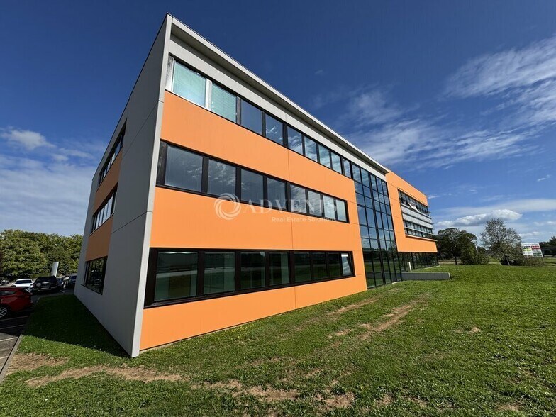 Bureau dans Entzheim à louer - Photo du bâtiment - Image 2 de 9