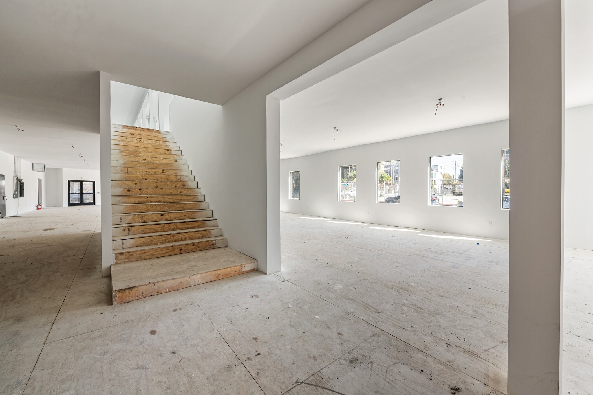 6600-6610 Lexington Ave, Los Angeles, CA for sale Interior Photo- Image 1 of 7