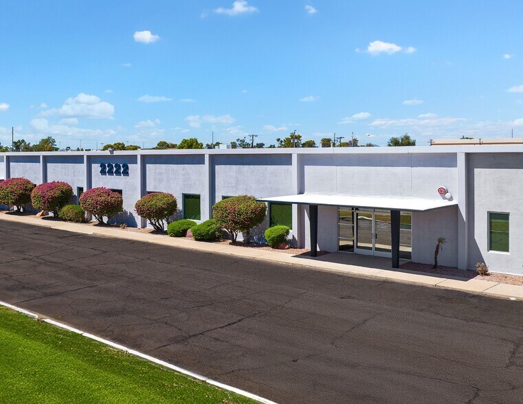 2222 W Peoria Ave, Phoenix, AZ à louer - Photo du bâtiment - Image 2 de 14