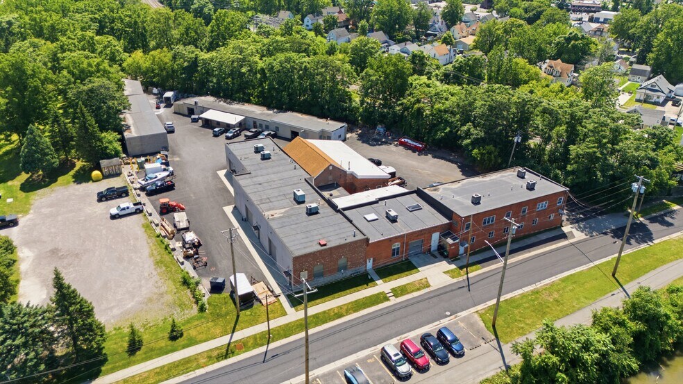 126 E Niagara St, Tonawanda, NY à vendre - Photo du bâtiment - Image 2 de 28