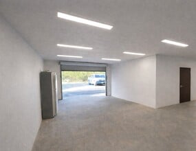 18252 E Colonial Dr, Orlando, FL for lease Interior Photo- Image 2 of 5