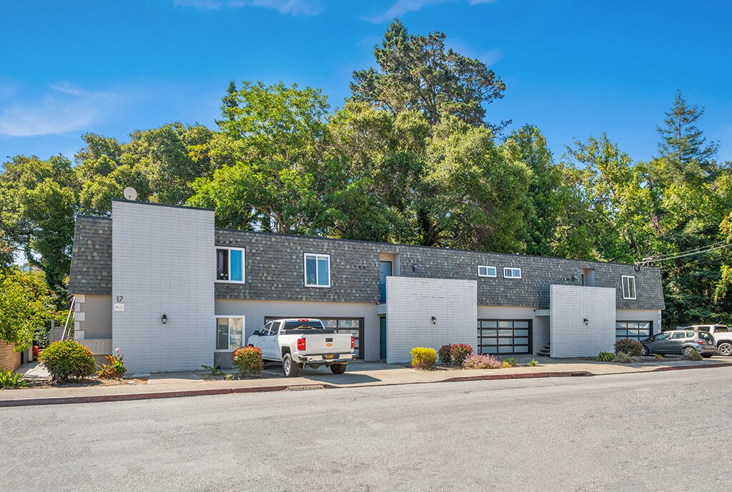 17-25 Devonshire Blvd, San Carlos, CA à vendre Photo du bâtiment- Image 1 de 1