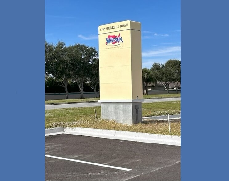 6865 Murrell Rd, Melbourne, FL à louer - Photo du bâtiment - Image 2 de 10