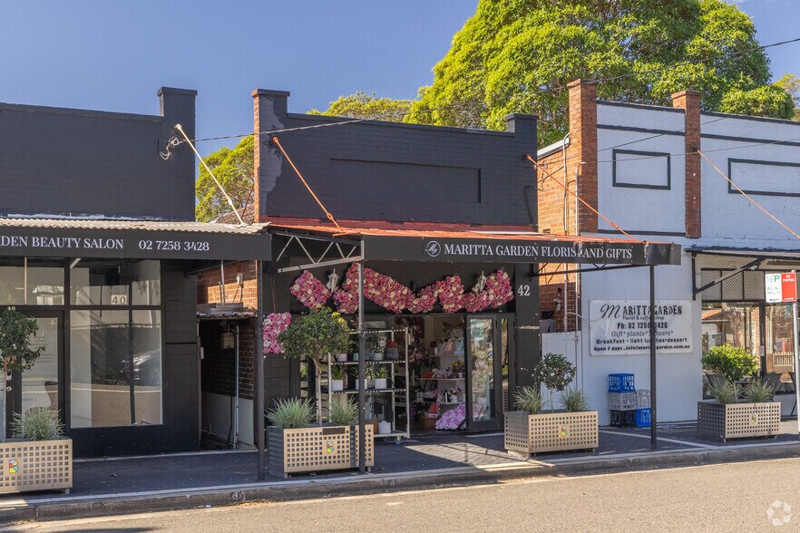 42 Claremont Rd, Burwood Heights for sale - Primary Photo - Image 1 of 5