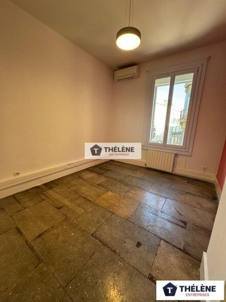 Office in Montpellier for lease - Building Photo - Image 3 of 10