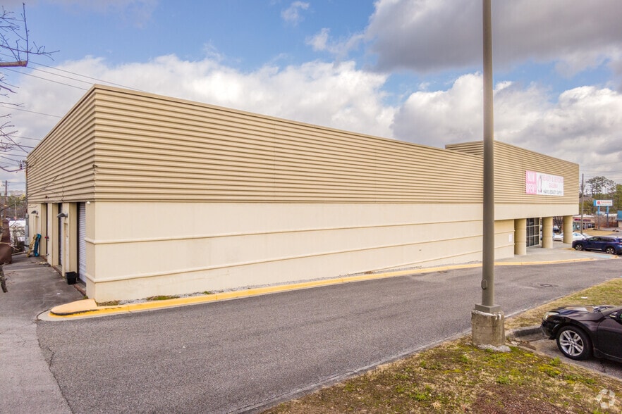1642 Montgomery Hwy, Birmingham, AL for sale - Building Photo - Image 2 of 7