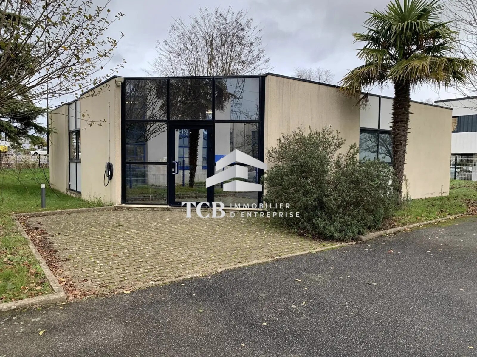 Commerce de détail dans Sautron à vendre Photo du bâtiment- Image 1 de 4