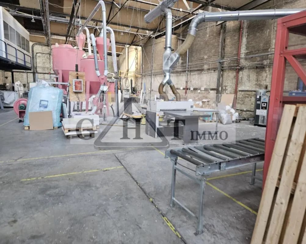 Office in Aubervilliers for lease Interior Photo- Image 1 of 8