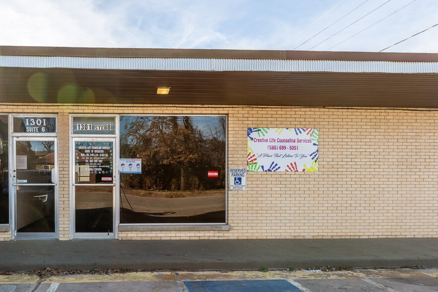 1301 W Gore Blvd, Lawton, OK for lease - Building Photo - Image 3 of 3