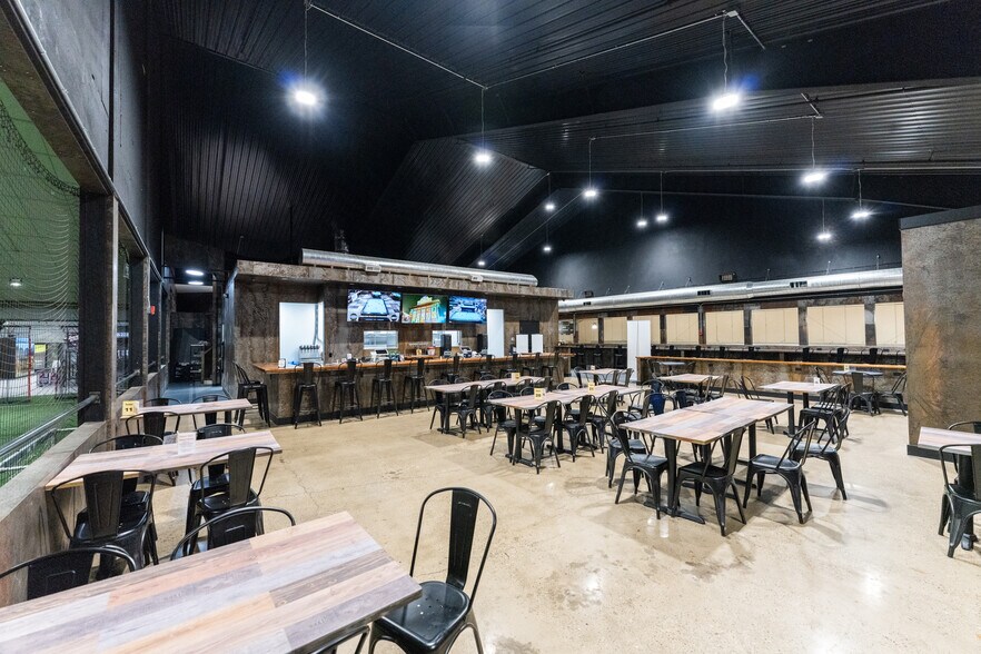 1 Racquet Ln, Monroeville, PA à louer - Photo intérieure - Image 2 de 12