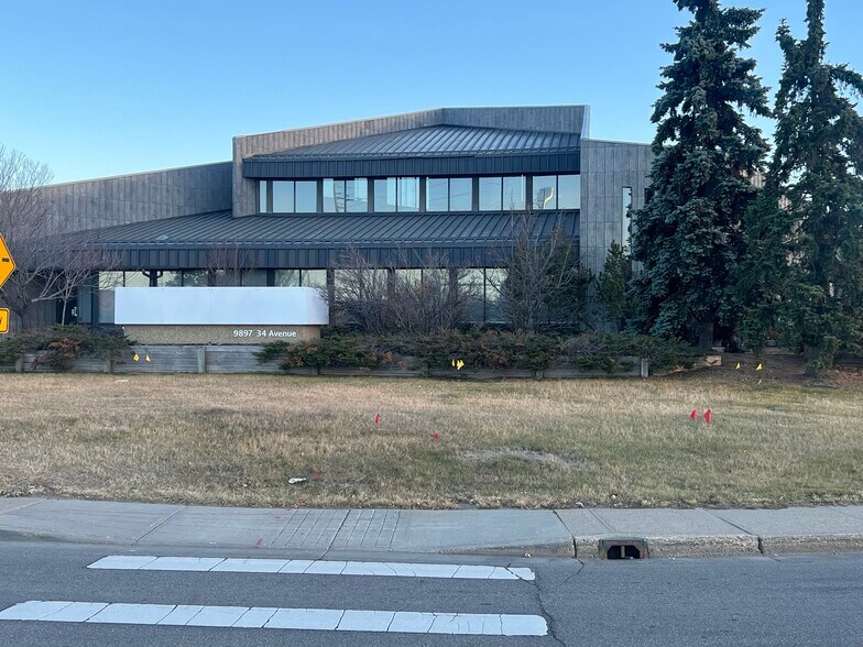 9897 34th Ave NW, Edmonton, AB for sale - Building Photo - Image 1 of 1