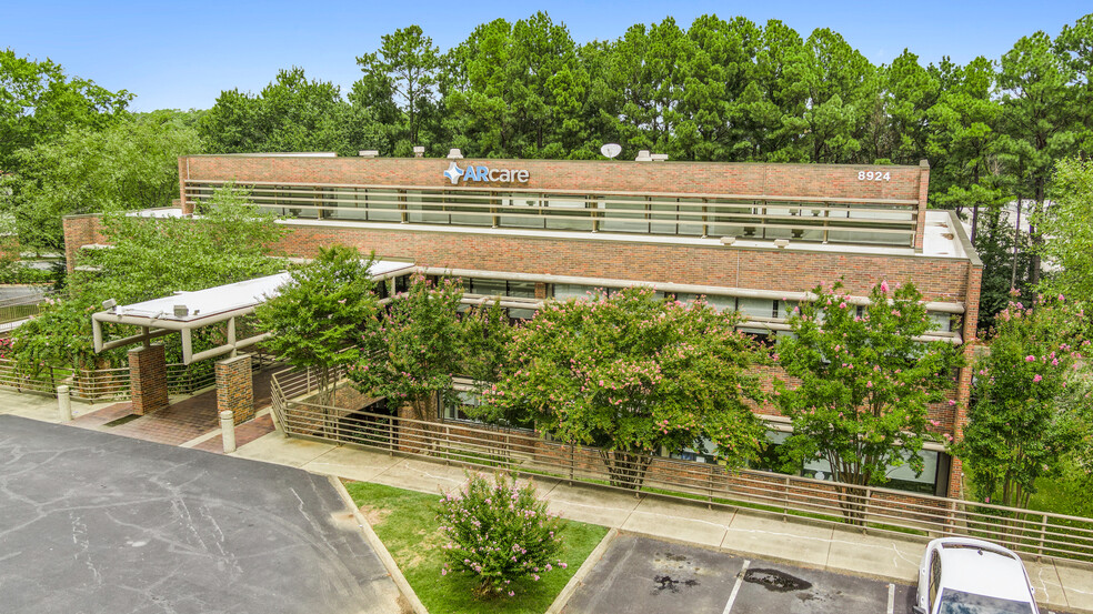 8924 Kanis Rd, Little Rock, AR à vendre - Photo du bâtiment - Image 1 de 1