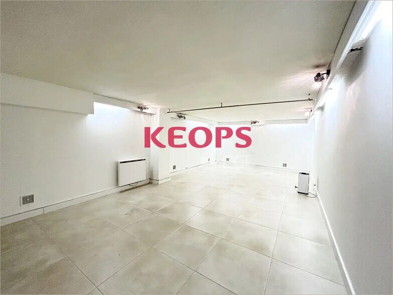 Retail in Toulouse for lease - Interior Photo - Image 2 of 5