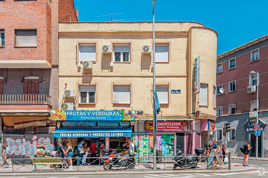 Calle de Pinos Alta, 1, Madrid, Madrid à vendre - Photo du bâtiment - Image 2 de 2