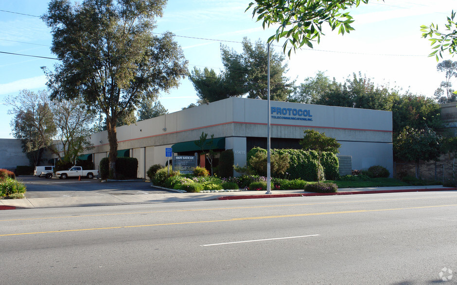 15635 Saticoy St, Van Nuys, CA for lease - Building Photo - Image 1 of 1