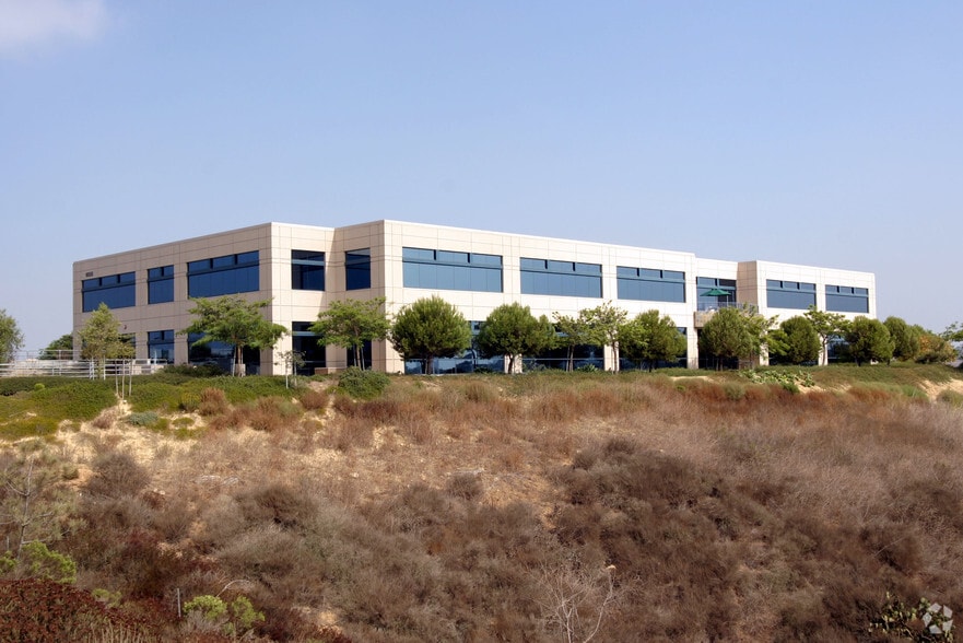 10555 Science Center Dr, San Diego, CA for lease - Primary Photo - Image 1 of 6