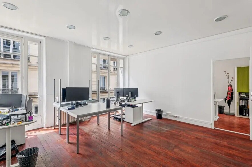 4 Cité Paradis, Paris à louer - Photo du bâtiment - Image 3 de 15