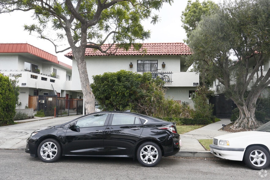 3338 Mentone Ave, Los Angeles, CA à vendre - Photo du bâtiment - Image 2 de 9