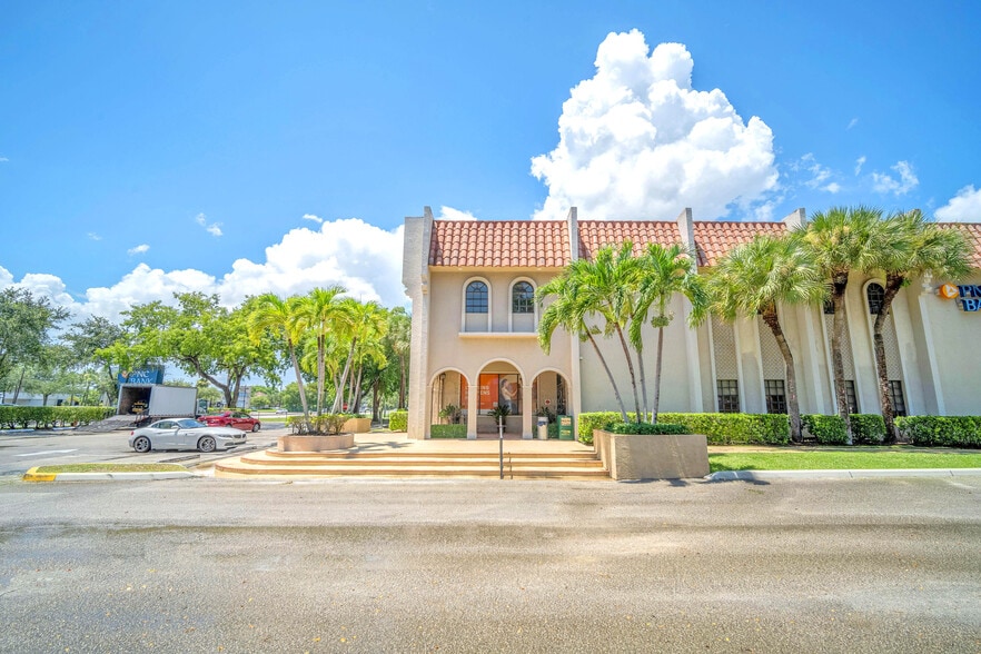 9033 W Glades Rd, Boca Raton, FL for lease - Building Photo - Image 3 of 21