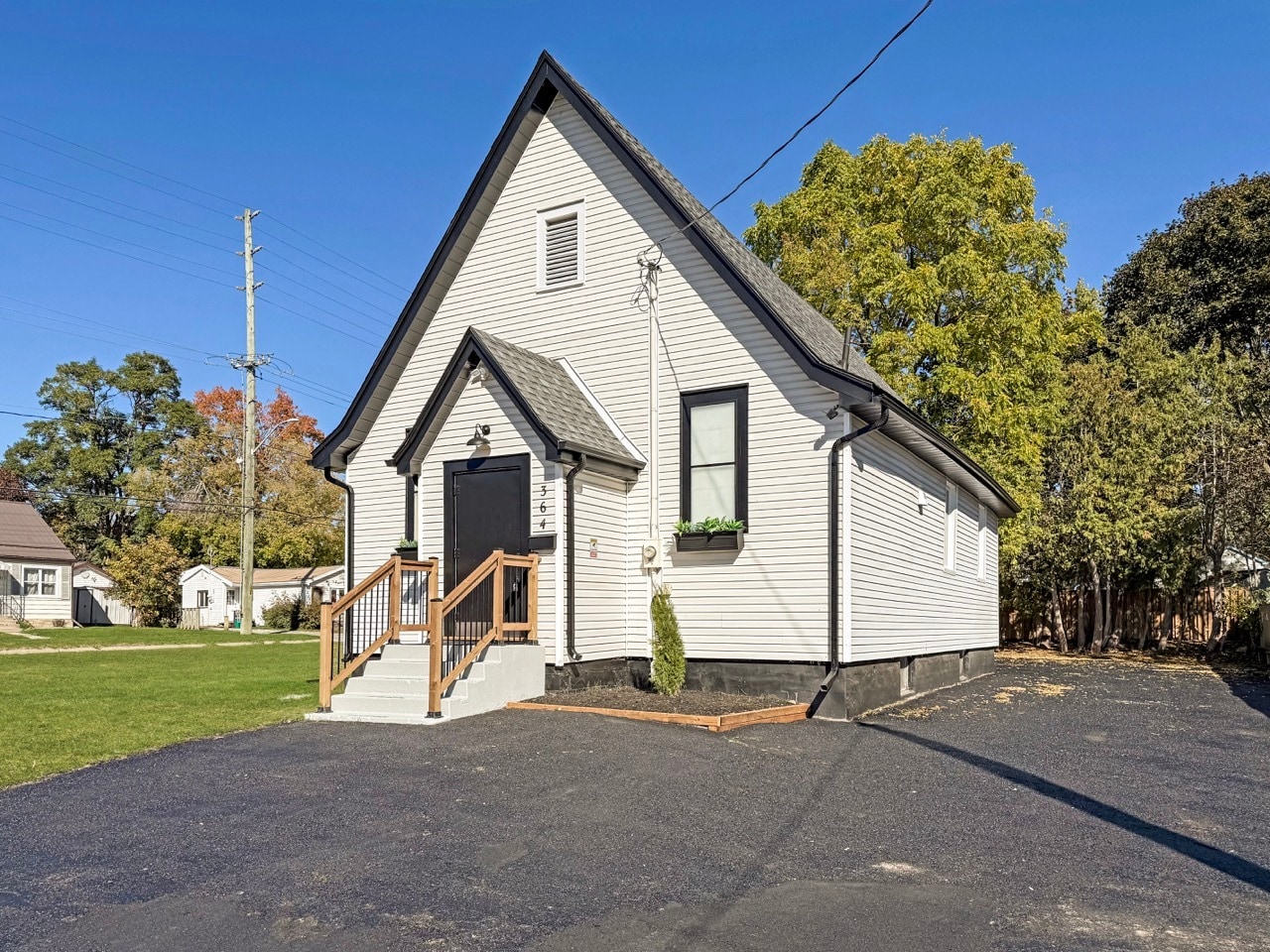 364 Regent St, Orillia, ON for sale Primary Photo- Image 1 of 26