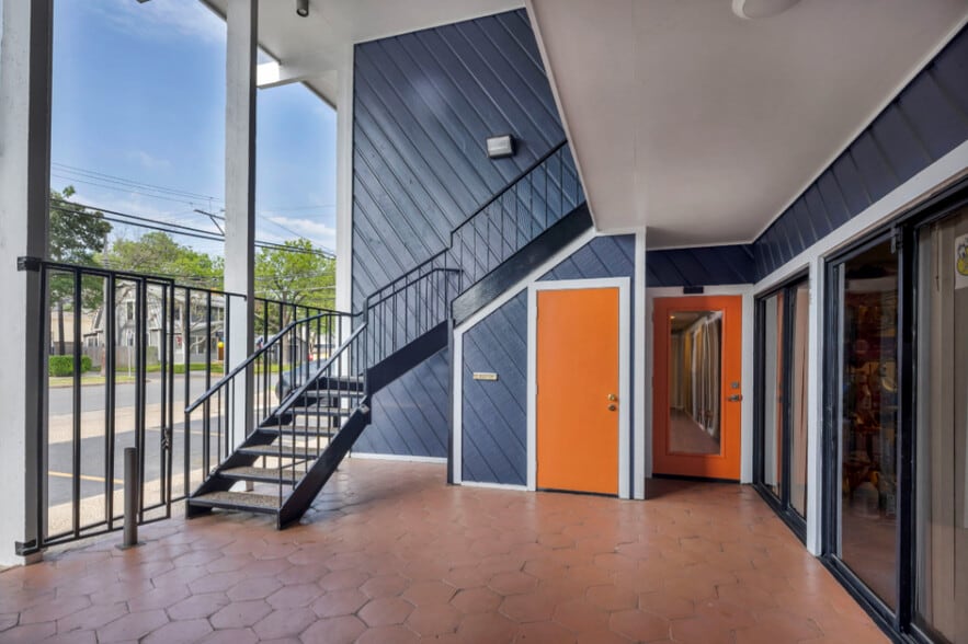600 W 28th St, Austin, TX à louer - Photo du bâtiment - Image 2 de 7