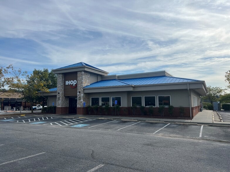 1540 General Booth Blvd, Virginia Beach, VA for sale - Building Photo - Image 1 of 1