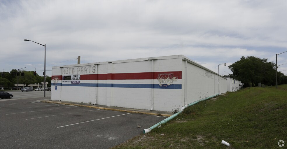 3333 SW Archer Rd, Gainesville, FL à louer - Photo du bâtiment - Image 2 de 10