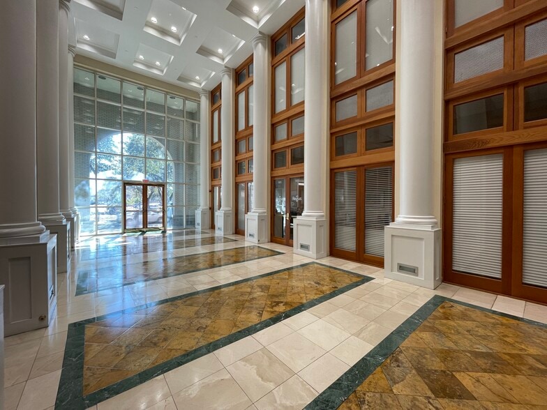 300 E University Ave, Gainesville, FL à vendre - Photo du bâtiment - Image 2 de 20