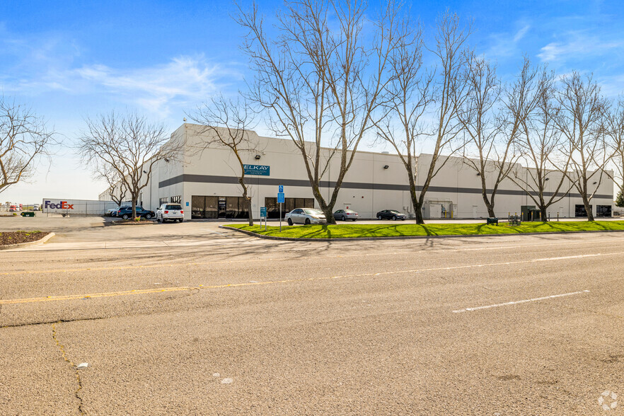 4114 S Airport Way, Stockton, CA à louer - Photo principale - Image 1 de 7