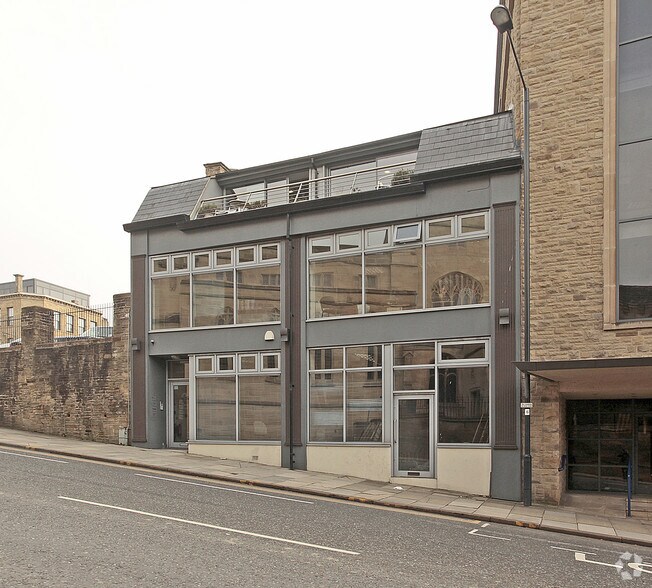 26-28 Church Bank, Bradford à louer - Photo du bâtiment - Image 3 de 4