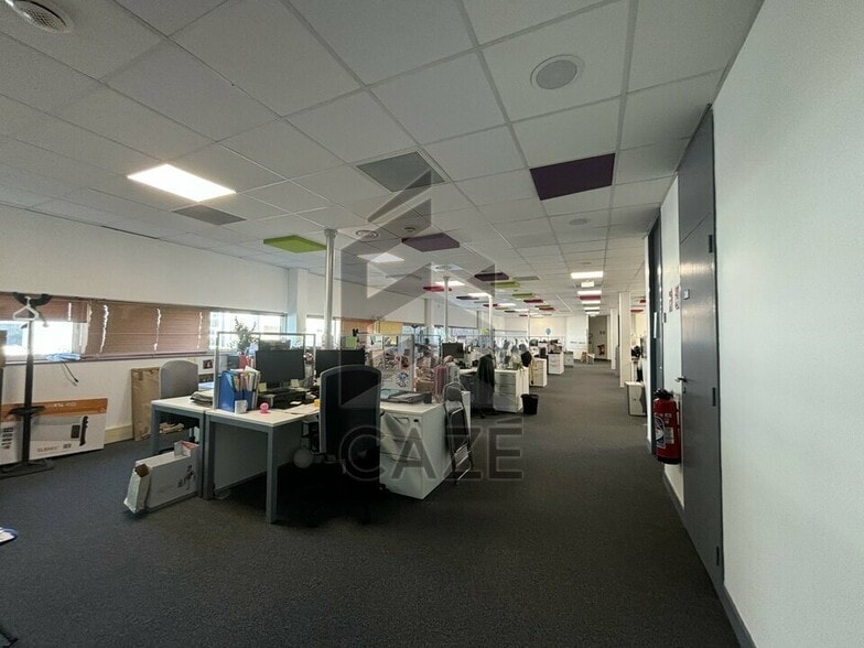 Office in Bordeaux for lease - Building Photo - Image 1 of 8