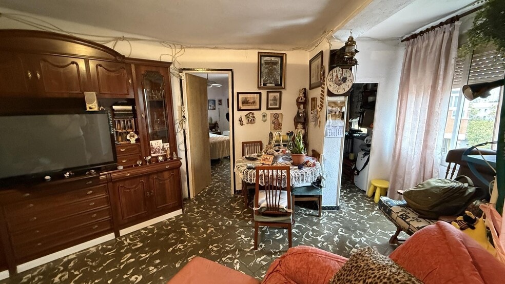 Immeuble residentiel dans Esplugues de Llobregat, Barcelona à vendre - Photo du bâtiment - Image 3 de 13