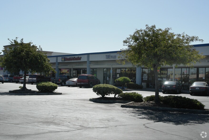 1420 E Hatch Rd, Modesto, CA à louer - Photo du bâtiment - Image 3 de 7