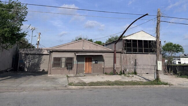 More details for 622 S Collard St, Fort Worth, TX - Industrial for Sale