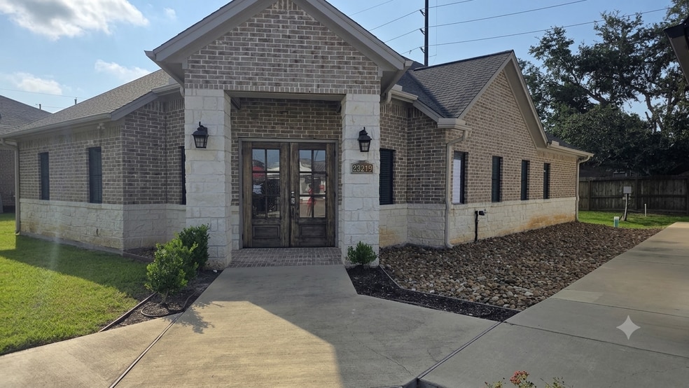 23219 Red River Dr, Katy, TX à vendre - Photo du bâtiment - Image 2 de 18