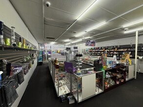 1089-1097 W Locust St, Wilmington, OH for lease Building Photo- Image 2 of 4