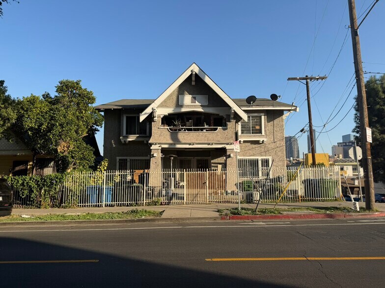 326 S Bonnie Brae St, Los Angeles, CA à vendre - Photo du bâtiment - Image 2 de 18