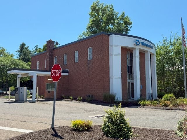 Unique investment opportunity portfolio of 3 properties for sale on LoopNet.ca - Building Photo - Image 1 of 8