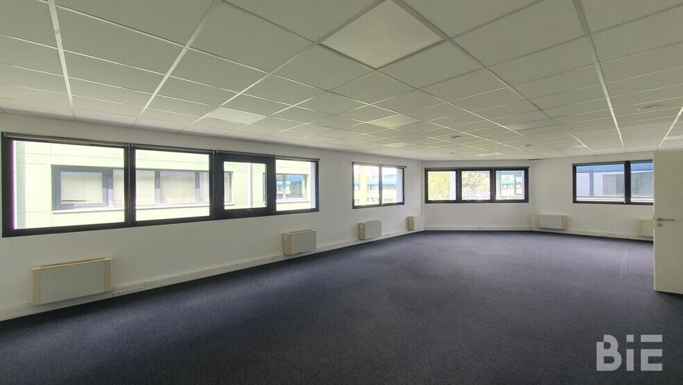 4 Voie Romaine, Canéjan for lease - Interior Photo - Image 2 of 7