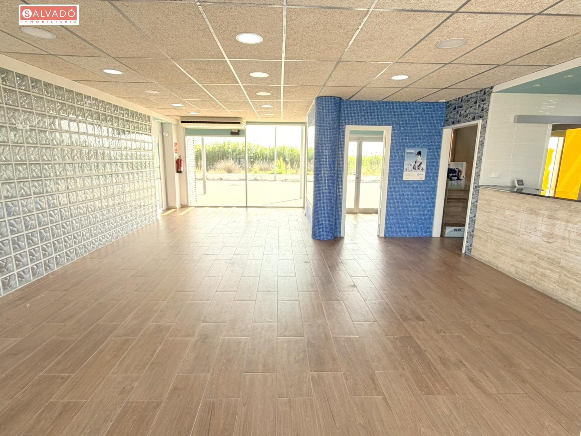 Retail in Calafell, Tarragona for lease Interior Photo- Image 1 of 15