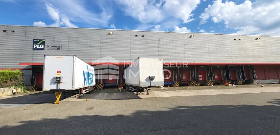 Industrial in Maurepas for lease - Building Photo - Image 2 of 4