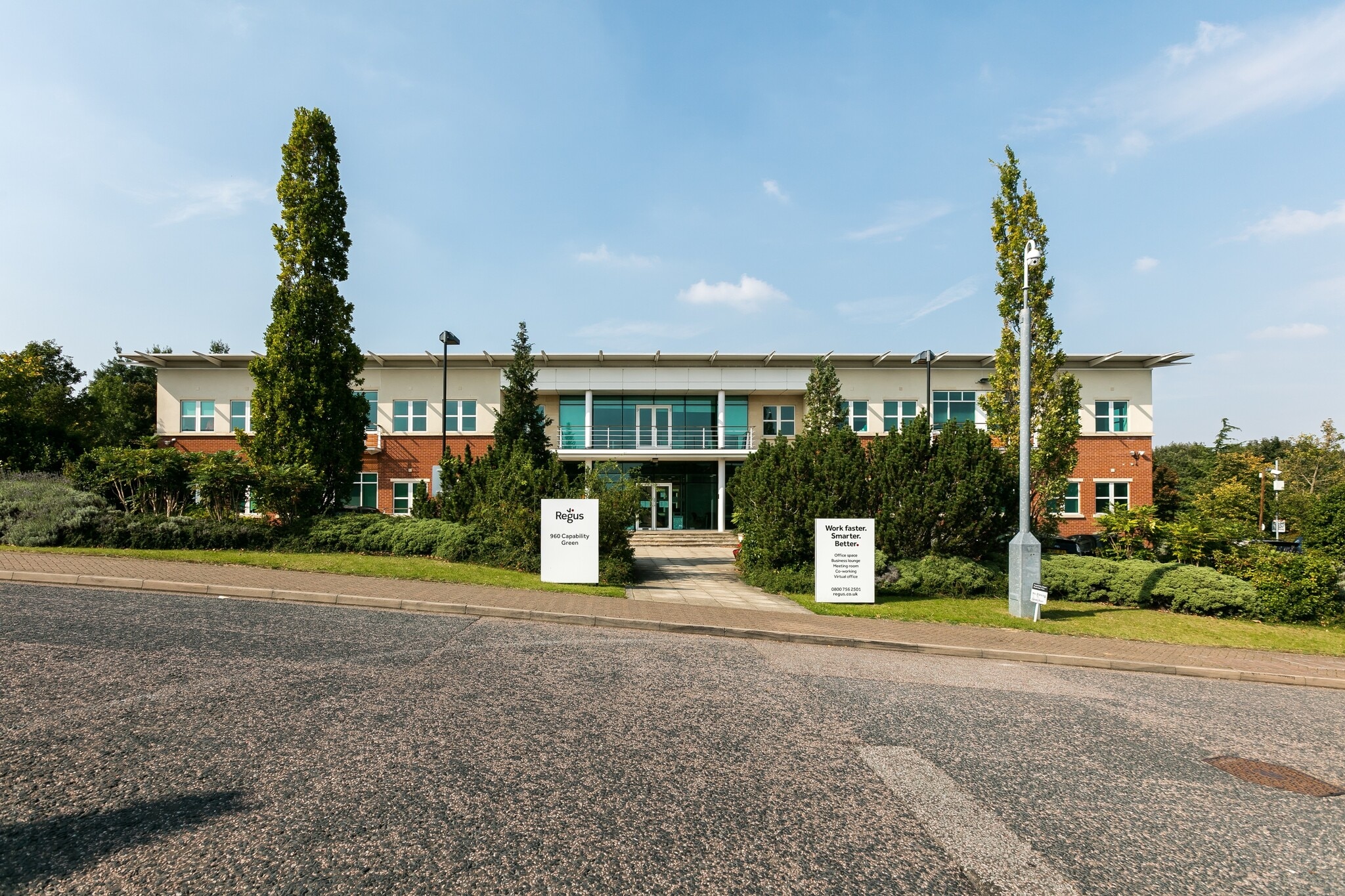 960 Capability Grn, Luton for lease Interior Photo- Image 1 of 11