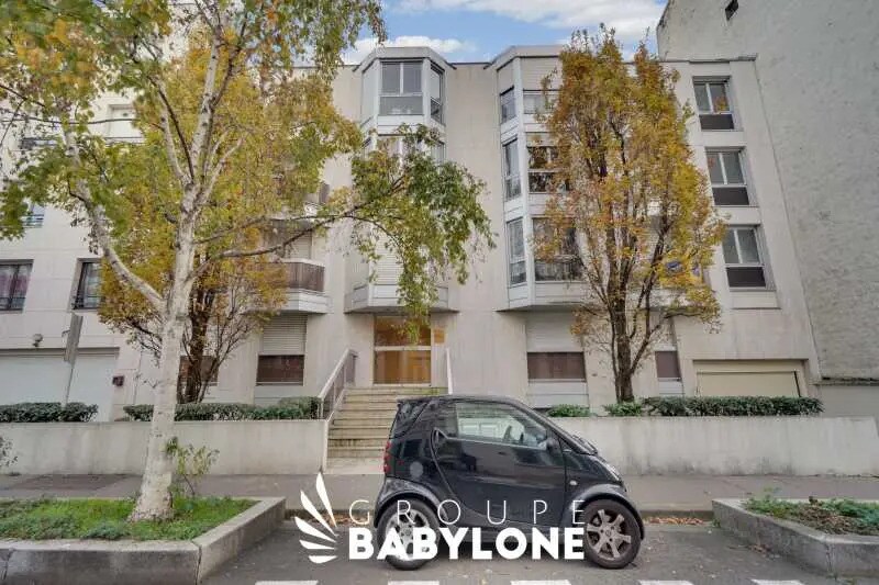 10 Rue Rouget De Lisle, Courbevoie à louer - Photo du bâtiment - Image 2 de 14