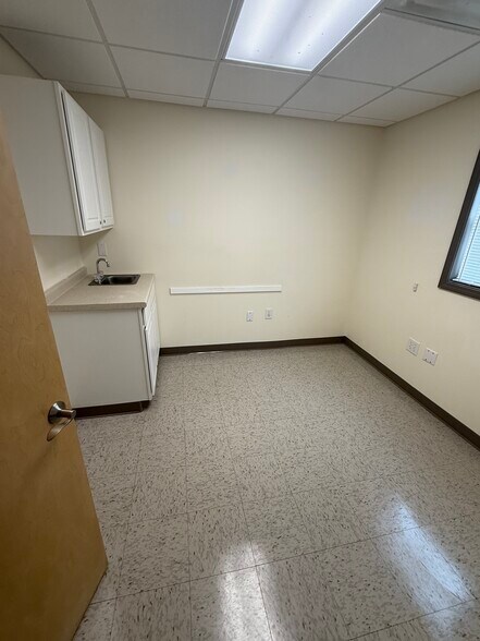 651 S Center Ave, Somerset, PA à vendre - Photo du bâtiment - Image 3 de 23