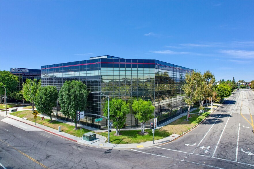 1501 Hughes Way, Long Beach, CA à louer - Aérien - Image 2 de 30