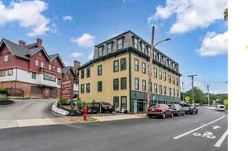 2 Charles St, Methuen, MA à louer Photo intérieure- Image 2 de 6