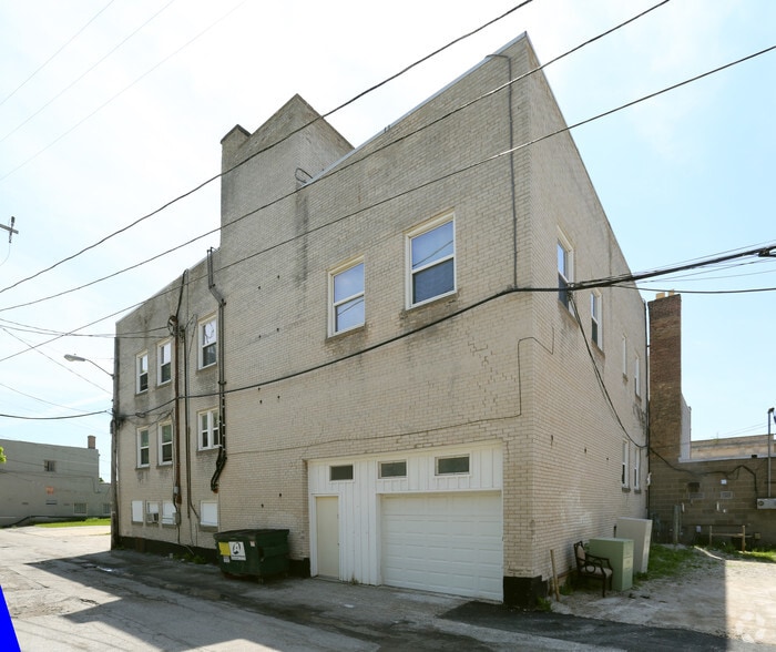 916-918 Milwaukee Ave, South Milwaukee, WI for lease - Building Photo - Image 2 of 3